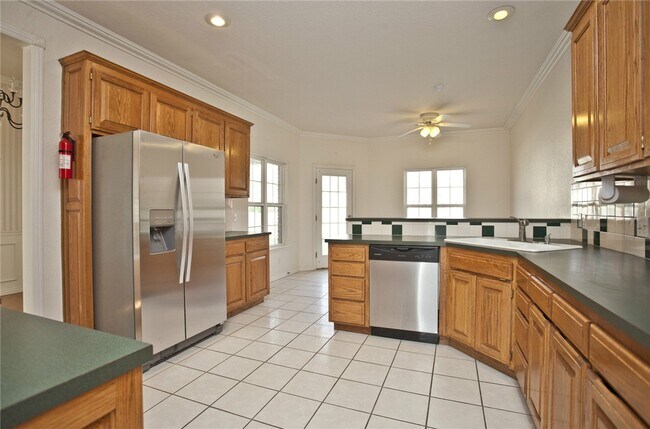 Building Photo - 310 Old Forge Dr