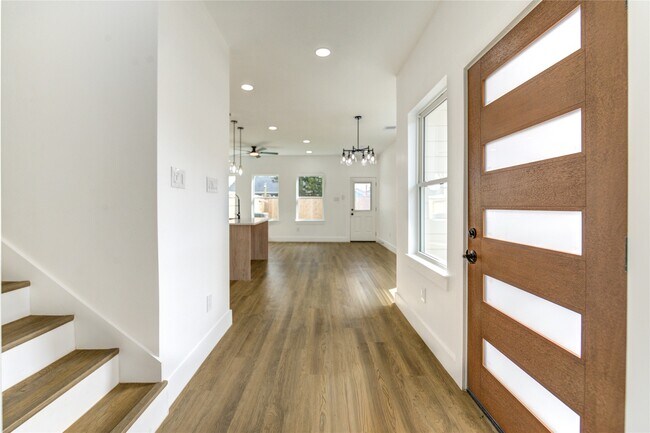 Foto del edificio - 4554 Newberry St