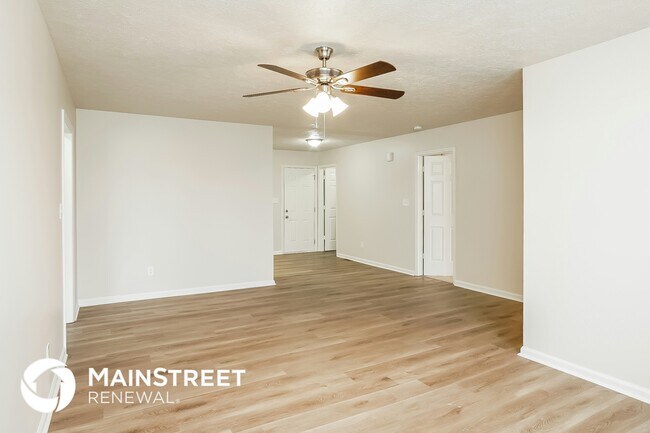 Foto del edificio - 114 Chriswood Ave