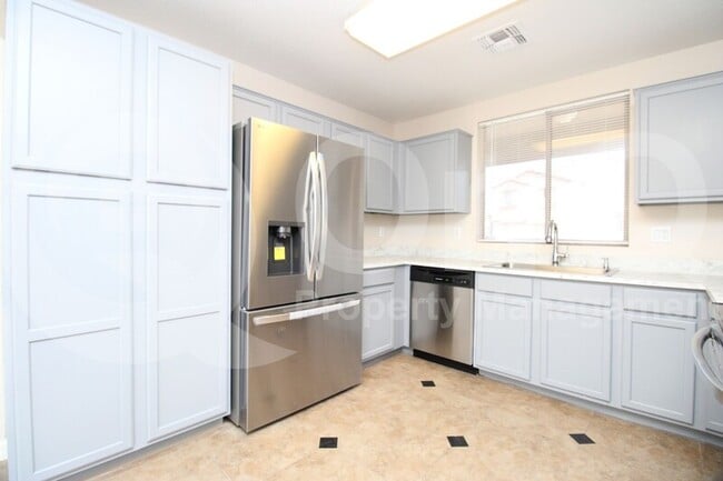 Building Photo - 2622 S Devonna Ln