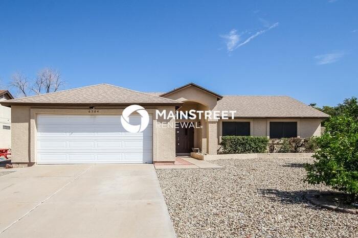 Primary Photo - 3 Bedroom Pet-Friendly Home in Glendale, A...