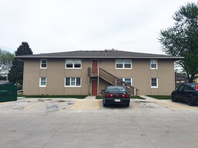Building Photo - 404 3rd Ave SW