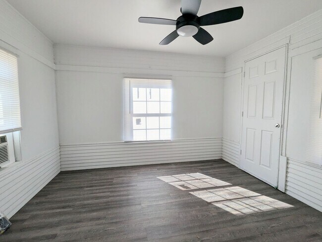 Building Photo - Remodeled Home on Texas Side