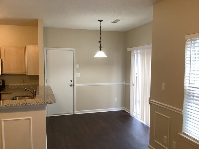 Foto del edificio - 13317 Michael Lynn Rd