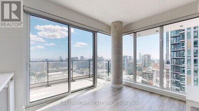 Building Photo - 77 Shuter St