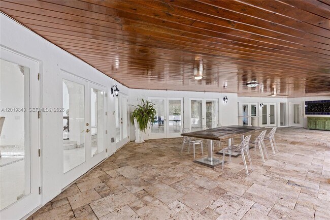 Building Photo - Old Cutler Road, Miami, FL 33156 - 4 BR 2 BA single-family home