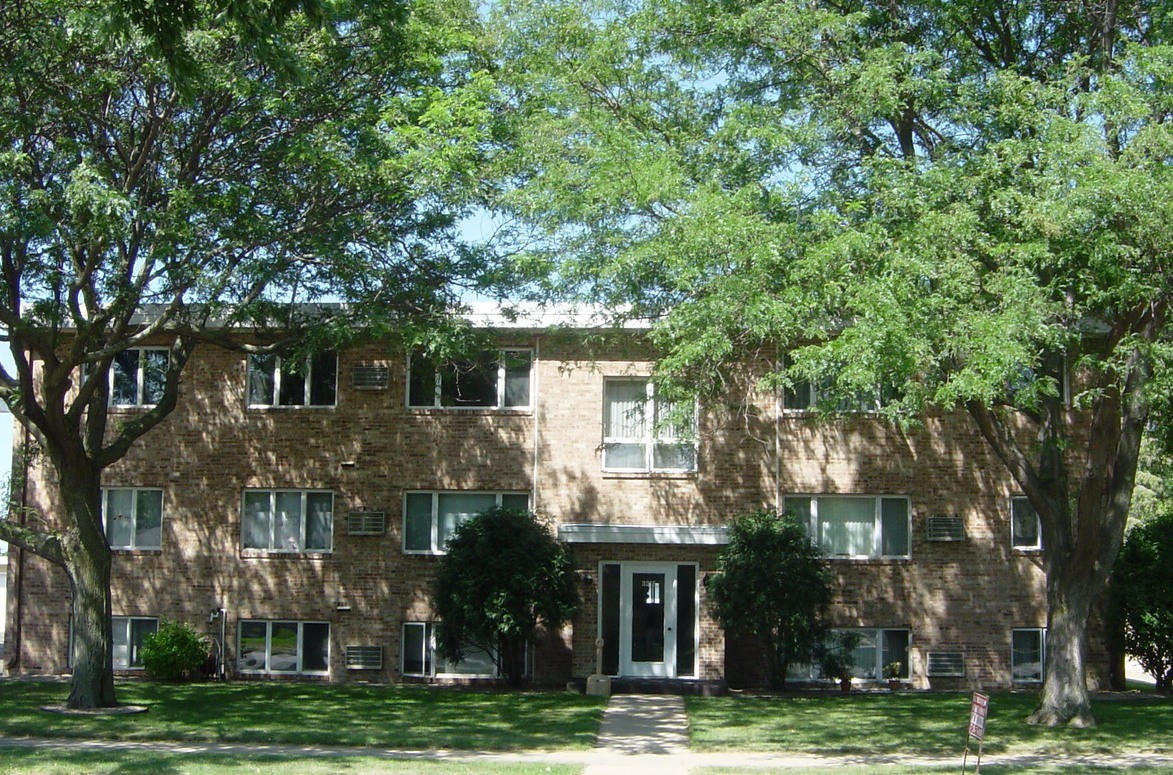Front of Building - 3217 S Western Ave