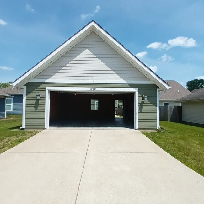 Foto del edificio - 3 Bd 2.5 Ba