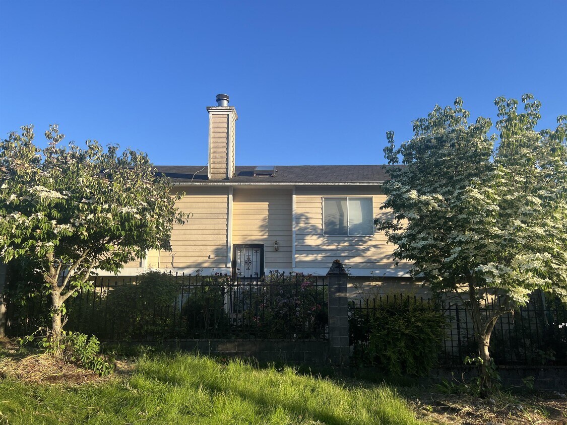 Primary Photo - 2501 SW Findlay St