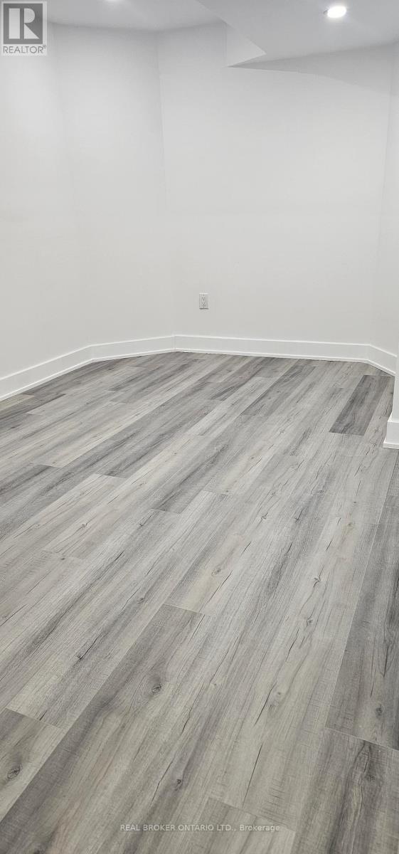 Photo du bâtiment - 1296 Ellenton Crescent