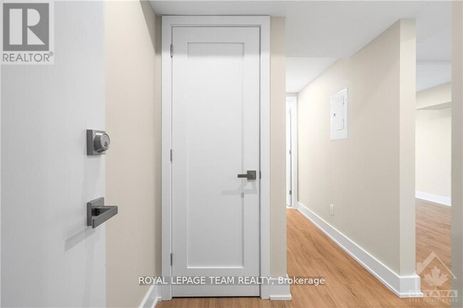 Building Photo - 366 Winona Ave