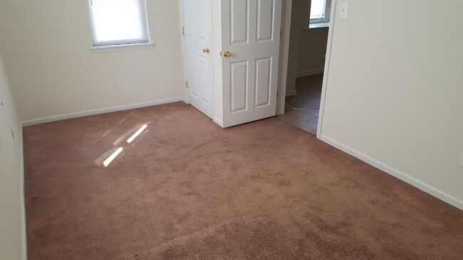 Dormitorio 1 - 3415 Race St