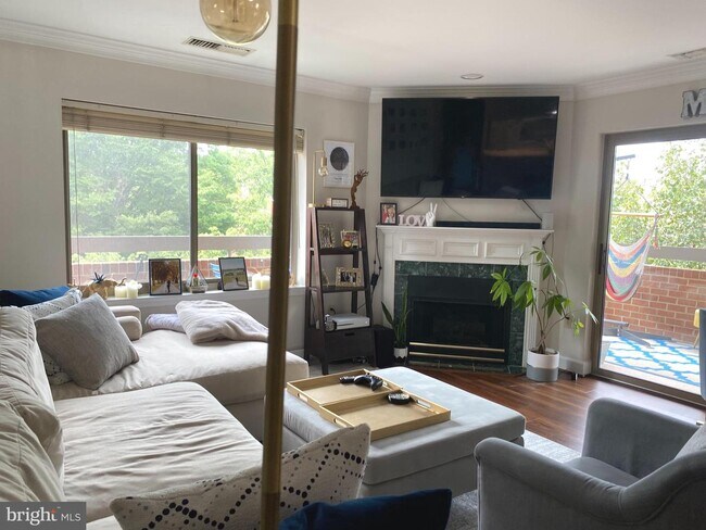 Foto del edificio - 1050 N Stuart St