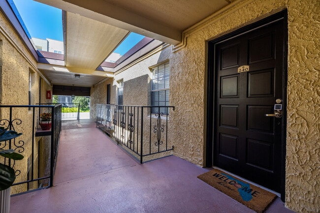 Photo - 106 Alameda Ct Townhome