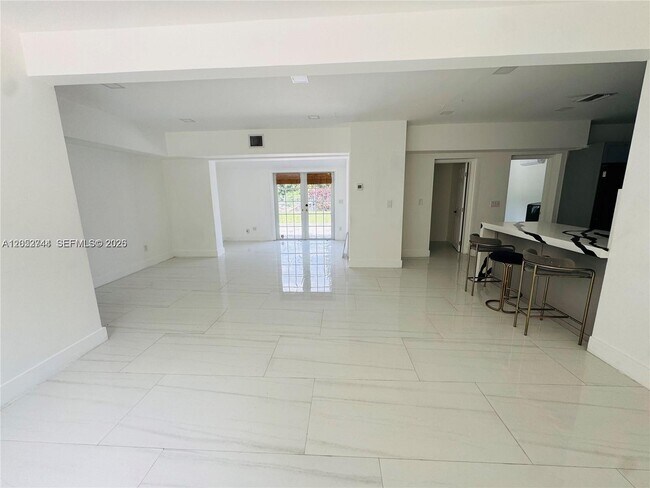 Foto del edificio - 516 Lavilla Dr