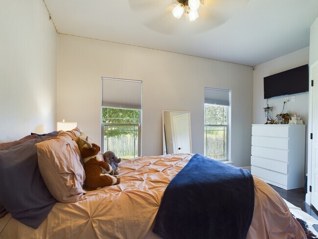 Building Photo - 2141 Stone Oak