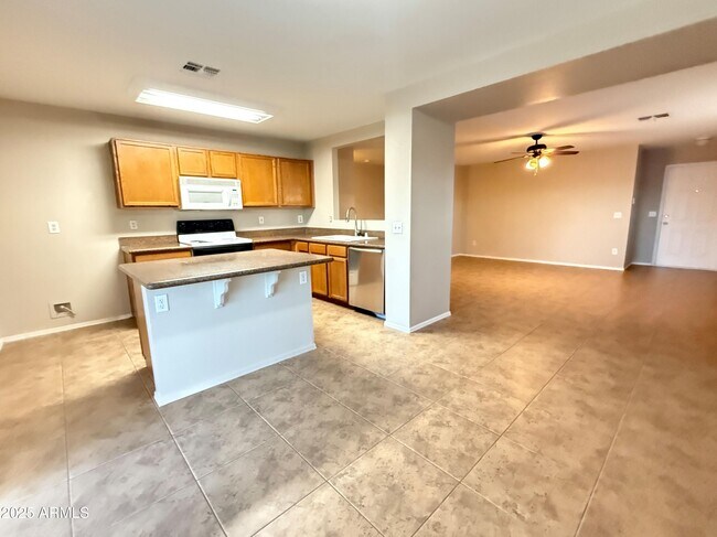 Foto del edificio - 10422 E Bramble Ave