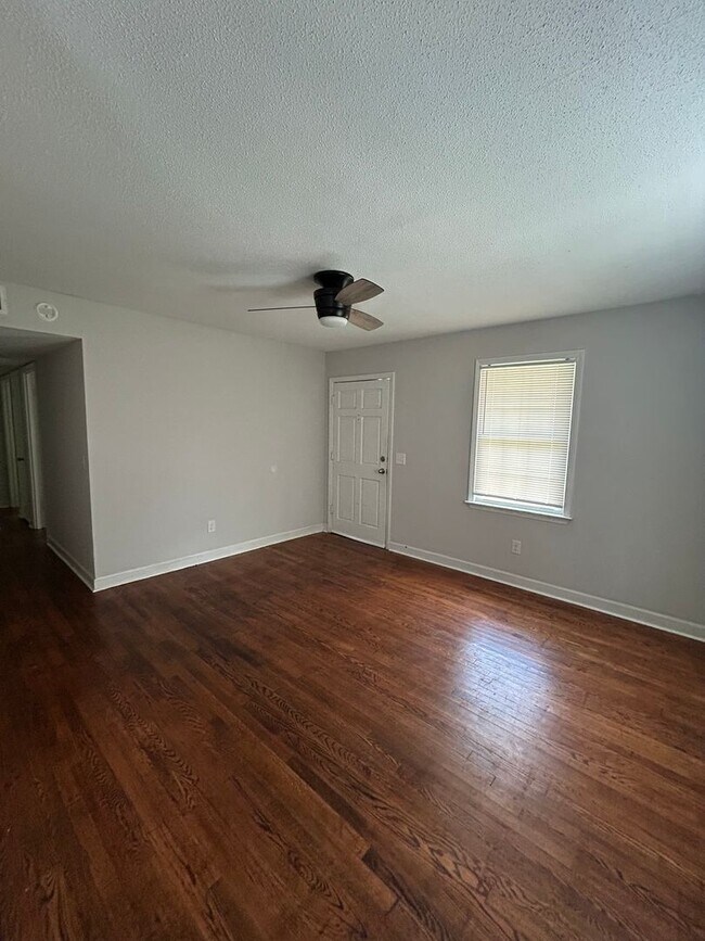 Foto del edificio - 3825 Monroe St