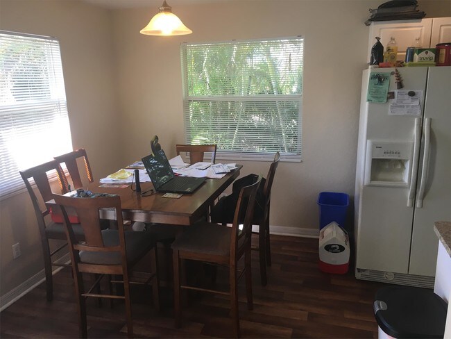 Foto del edificio - 5550 Birdsong Ln