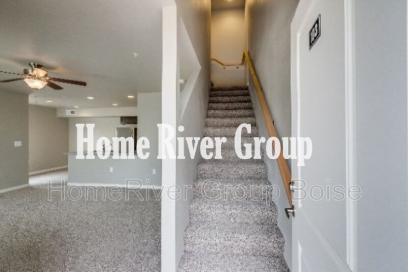 Foto principal - 808 E Wandering Ln