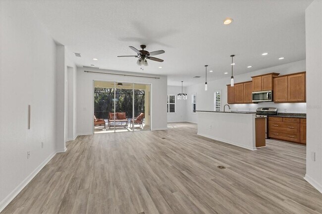 Foto del edificio - 4806 Lake Breeze Terrace