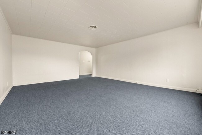 Building Photo - 836 Van Houten Ave