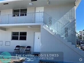 Building Photo - 4652 Poinciana St