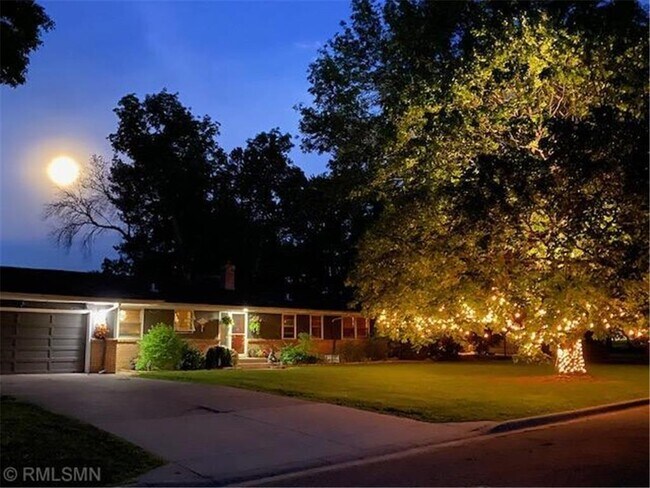 Foto del edificio - 1952 Oak Knoll Dr