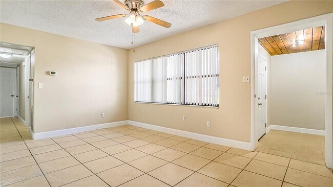 Foto del edificio - 5717 Lawndale Rd