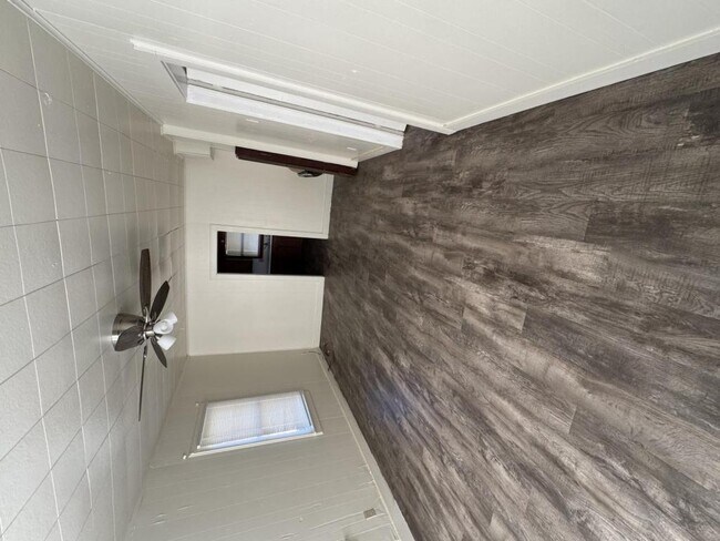 Building Photo - 800 S Cherry Ave