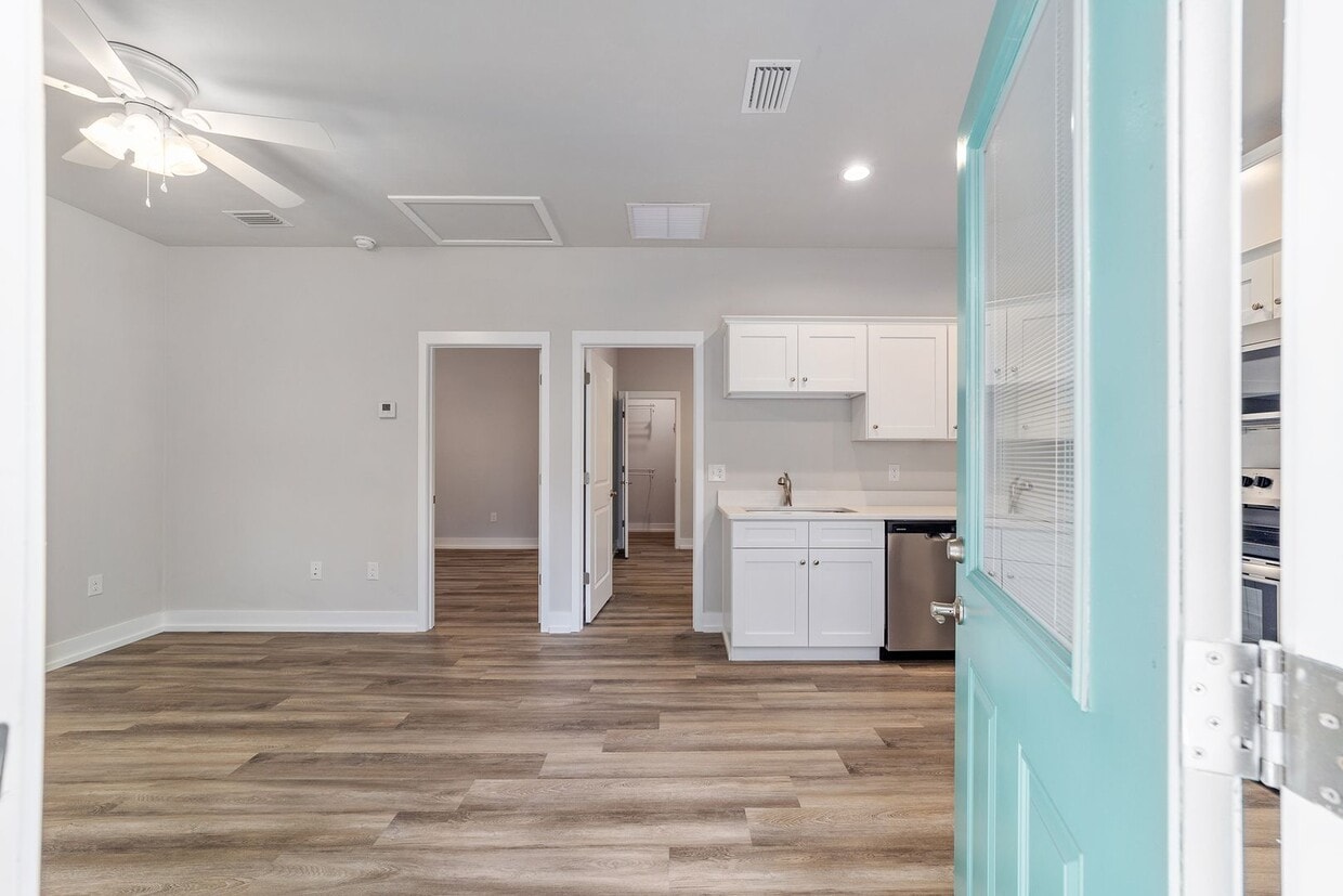 2BR/2Bath Located in the heart of Gainesvi... - 2BR/2Bath Located in the heart of Gainesvi...
