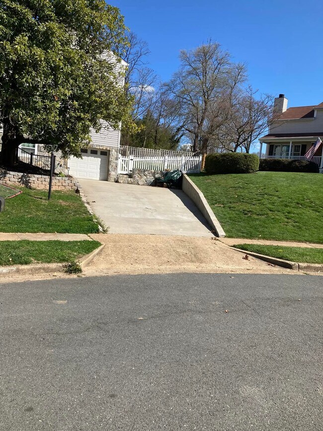 Foto del edificio - 6511 Cape Ct