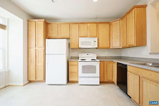 Foto del edificio - 733 Rainier Rd