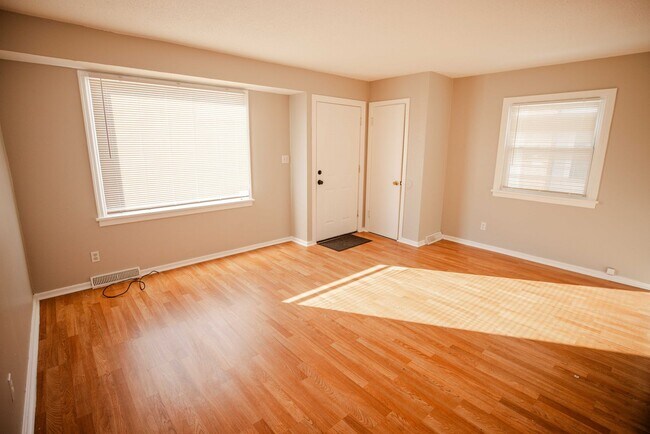 Foto del edificio - 213 Warrington Rd