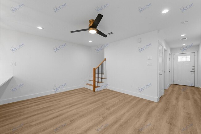 Foto del edificio - Gorgeous 3/2.5 Duplex in Greenville!