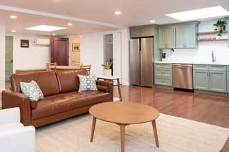 Building Photo - 24 Wales St