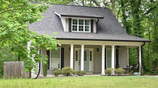 Foto del edificio - 1223 Bridges Ave SW