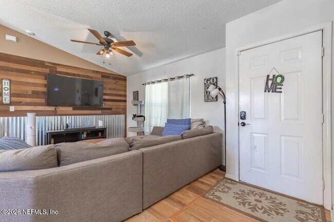 Foto del edificio - 8278 Sailmaker Ln