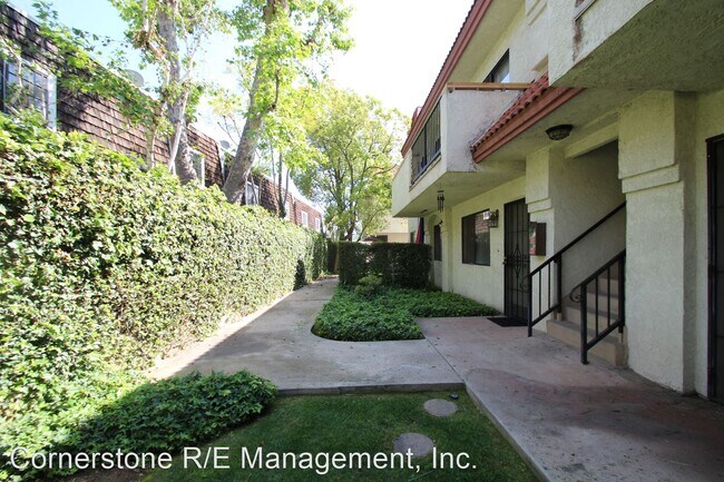 Foto del edificio - 2532 Huntington Dr