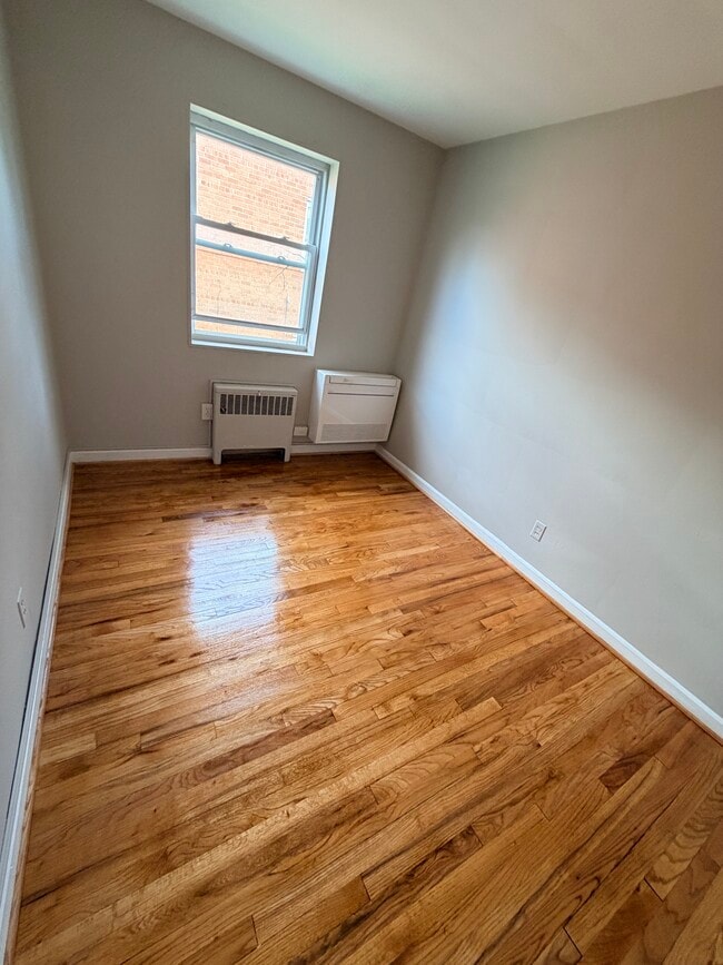 Building Photo - 7805 Lockney Ave