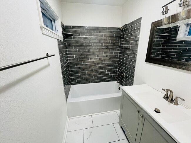 Bathroom - 2611 N Holton St