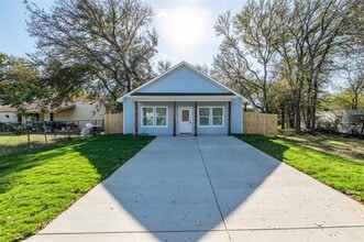 Building Photo - 3005 Blackjack Ln