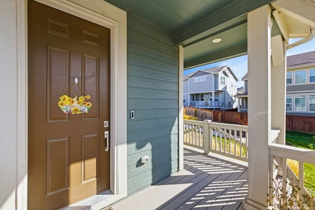 Building Photo - Modern 3-Bed 2.5-Bath Home on Corner Lot i...