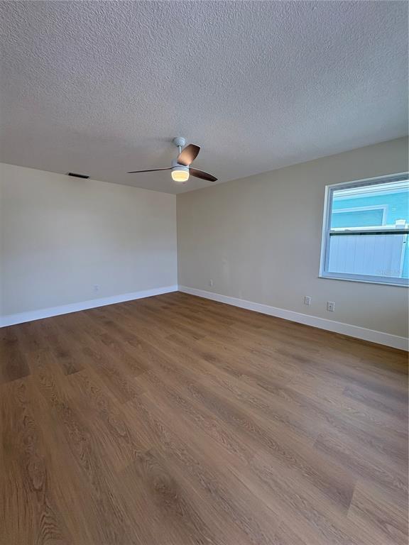 Foto del edificio - 152 175th Terrace Dr E