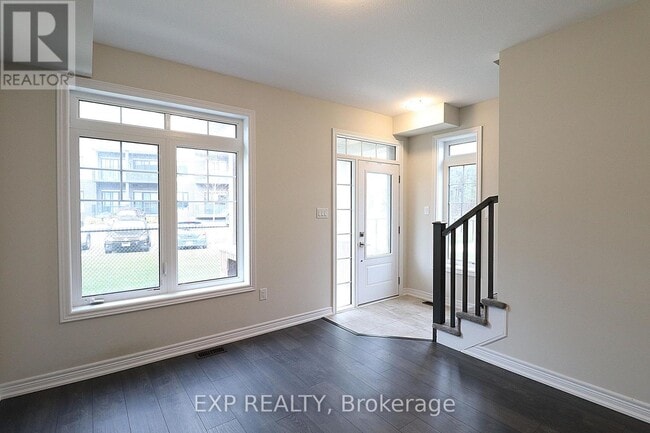 Building Photo - 100 Hollywood Ct