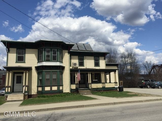 Primary Photo - 126 Bridge St