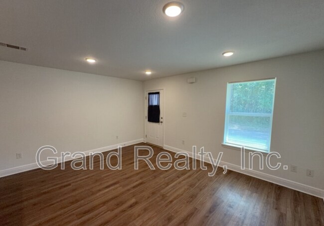 Foto del edificio - 5098 Bruner St