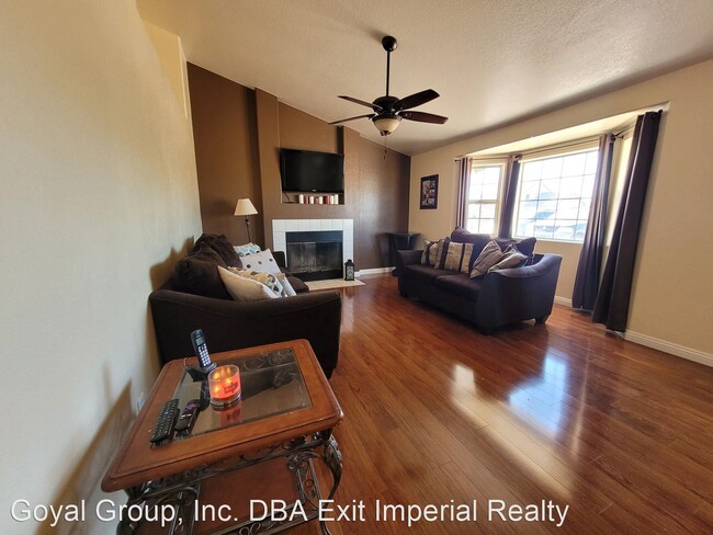 Building Photo - 3 br, 2 bath House - 657 W Murphy Rd.