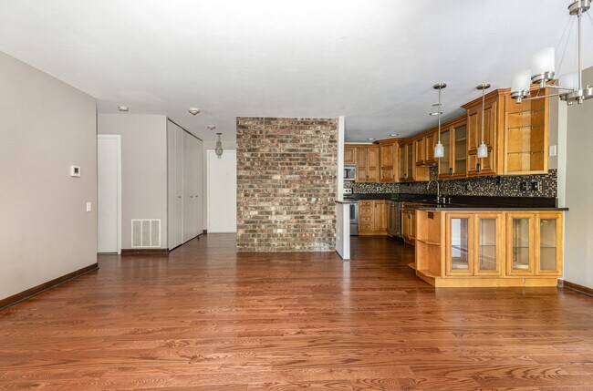 Foto del edificio - 425 Walnut Creek Rd