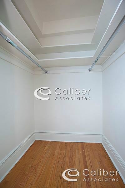 Building Photo - 105 W 55th St